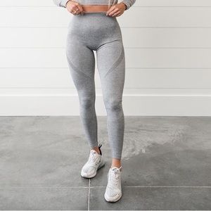 NEVER WORN✨Laki High Waist Platinum Seamless Squat Proof Leggings Sz M
